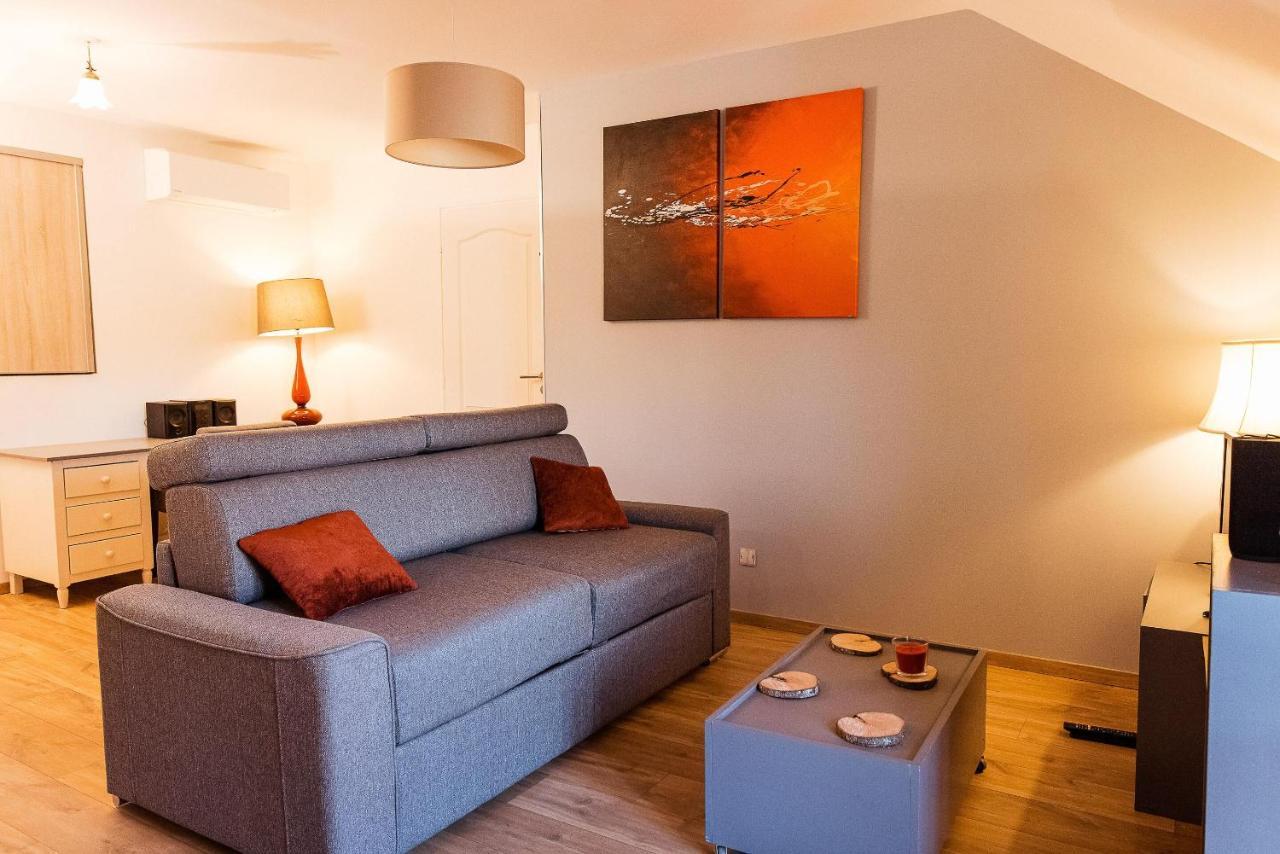 Studio Confortable, Parking Et Jardin 부셰레 외부 사진